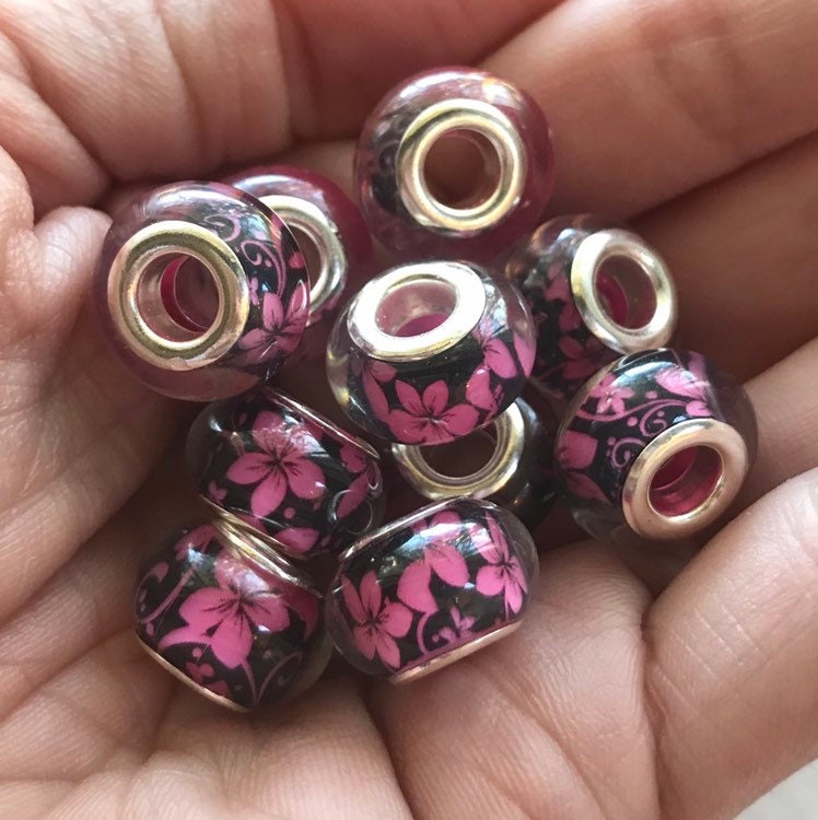 5 Pandora Murano glass beads shops